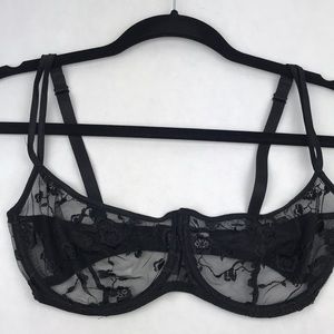 Victoria’s Secret black lace bra size 36D